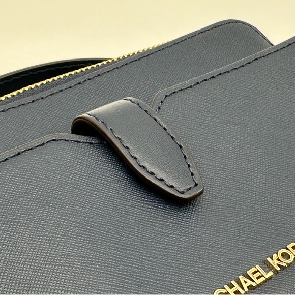 Michael Kors Navy Jet Set Medium Double Zip Phone Crossbody  Bag - Picture 14 of 15